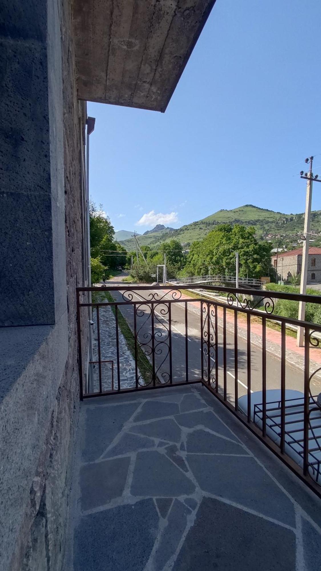 Hotel Mthnadzor Goris Exterior foto