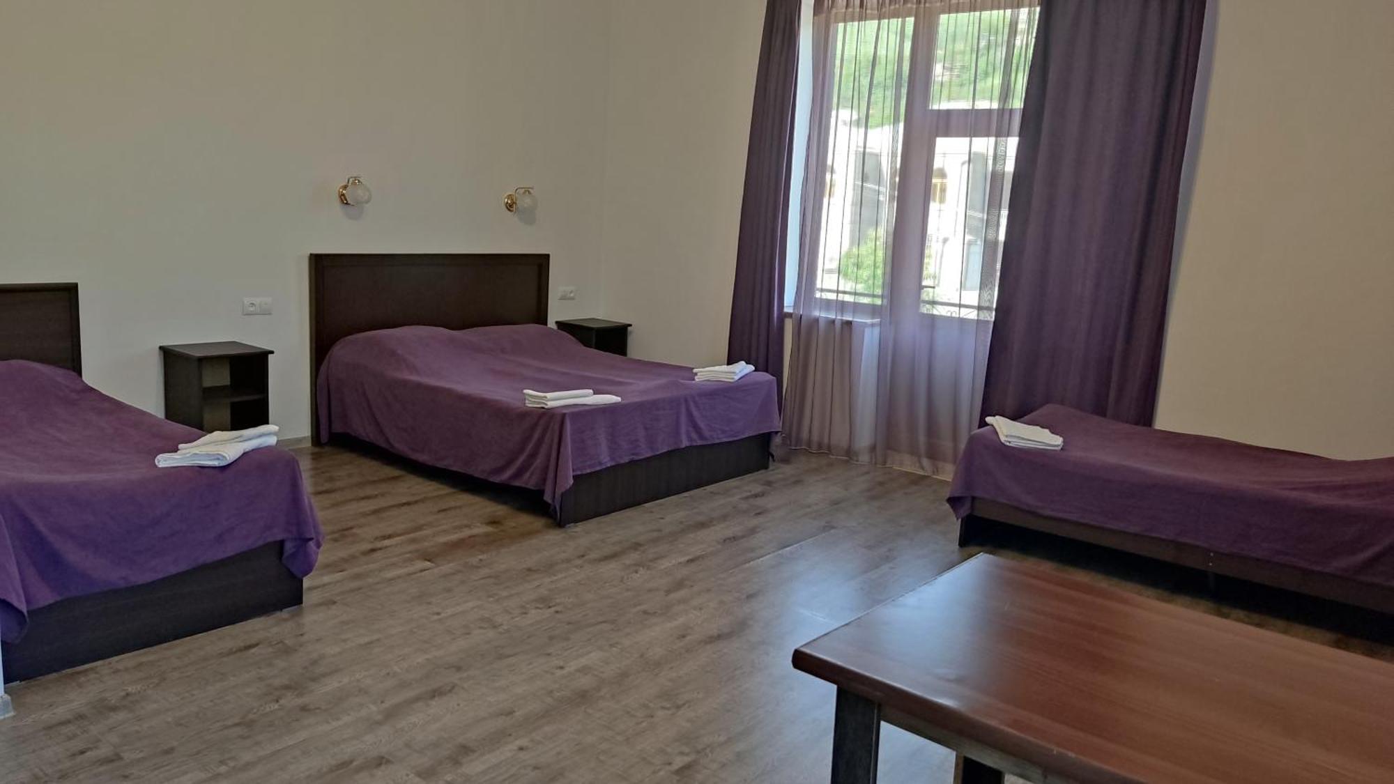 Hotel Mthnadzor Goris Exterior foto